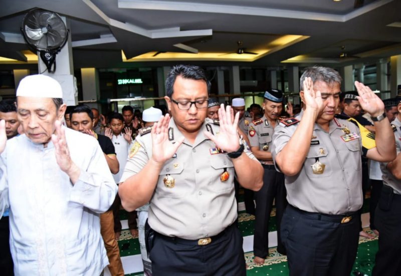 Wakapolda Kalsel, Brigjen Polisi Aneka Pristafuddin (kanan).