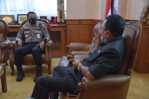 Direktur Samapta Polda kalsel bersama Ketua DPRD Provinsi kalsel H. Supian HK