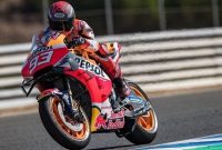 Pembalap Repsol Honda, Marc Marquez, memacu motornya