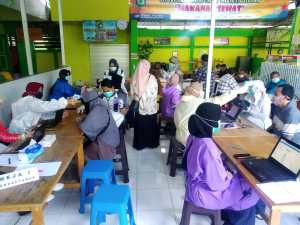 penyintikan vaksin pada guru di kota Banjarmasin
