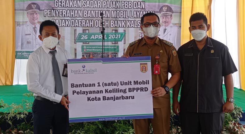 HIBAH Mobil Layanan Pajak Keliling dari Bank Kalsel untuk Banjarbaru
