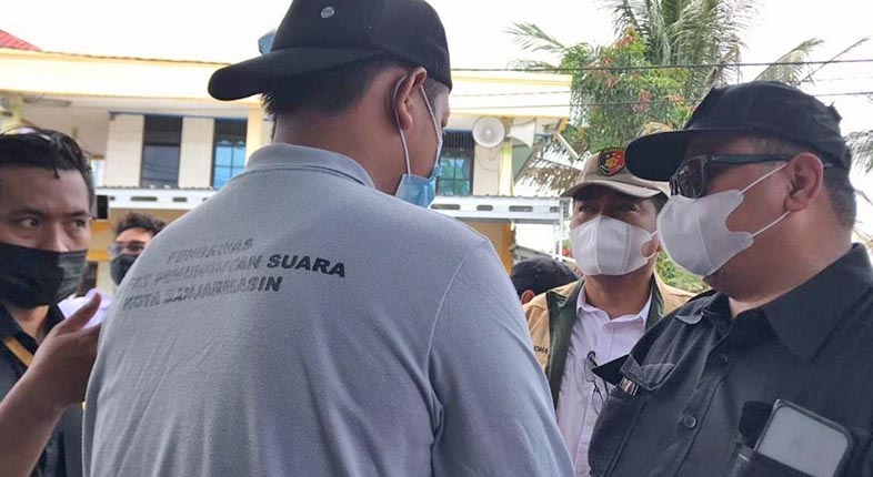 Ketua KPPS di TPS 001 Basirih Selatan, Syamsir Alam