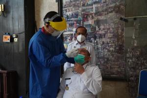 Pejabat Daerah Kota Banjarmasin Ketika Divaksin