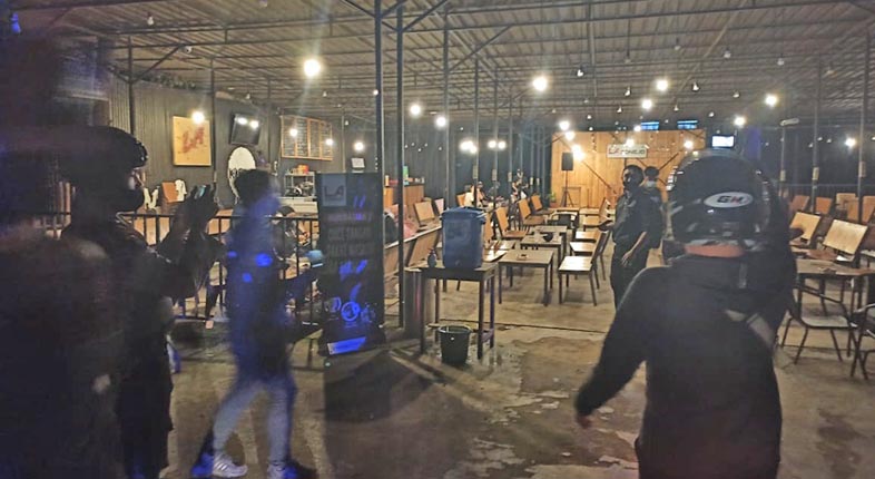 Razia penerapan protokol kesehatan di malam hari