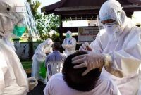 Test Swab untuk mengetahui seseorang positif atau tidak COVID-19