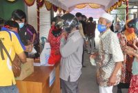 kegiatan pasar murah Banjarmasin yang bekerja sama dengan Banjarmasin Coorporate Sosial Responsibility (BCSR)