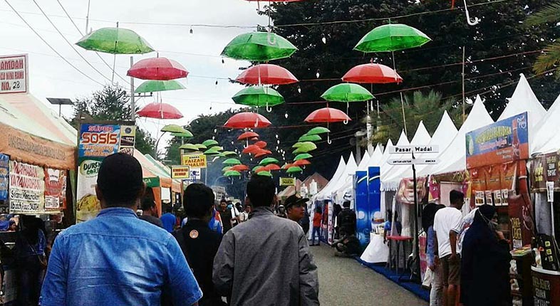 Kerumunan massa berpotensi meningkatkan sebaran virus corona