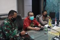Rapat koordinasi penegakan Protokol Kesehatan yang berlangsung diruang rapat Berintegrasi Balaikota Banjarmasin (1)