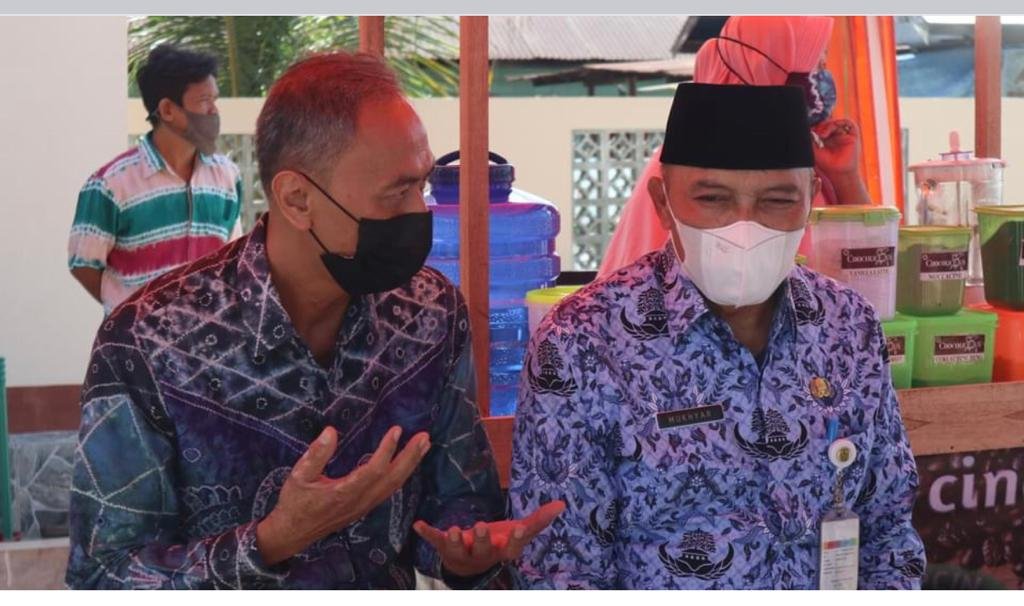 Pelaksana harian (Plh) Sekda kota Banjarmasin, Drs H Mukhyar M.Ap meninjau Jembatan Antasan Bromo Pelaksana harian (Plh) Sekda kota Banjarmasin, Drs H Mukhyar M.Ap meninjau Jembatan Antasan Bromo