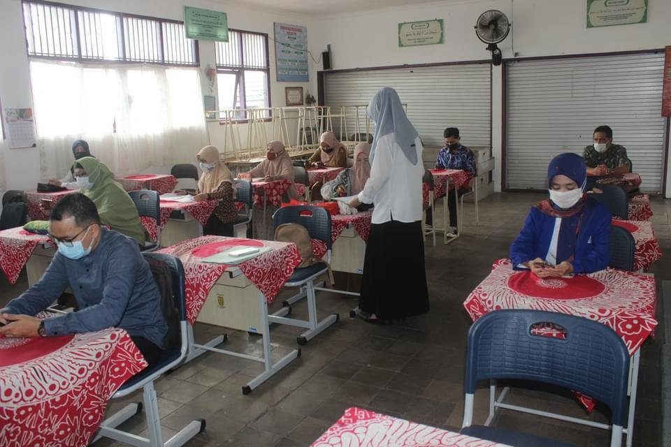 kegiatan gerakan peduli dan berbudaya lingkungan hidup serta pembinanan sekolah Adiwiyata tahun 2021