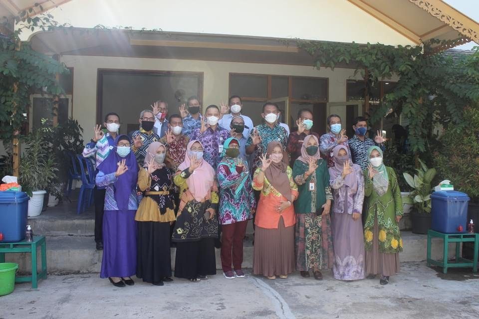 kegiatan gerakan peduli dan berbudaya lingkungan hidup serta pembinaan sekolah Adiwiyata tahun 2021