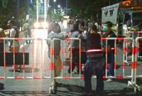 pembatasan seluruh aktivitas masyarakat berupa pemberlakuan jam malam di Kota Banjarmasin