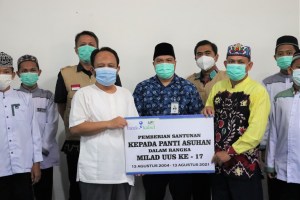 RANGKAIAN MILAD ke–17, Bank Kalsel Syariah Tebar Bantuan ke Anak Tahfidz dan Pantai Asuhan (2)