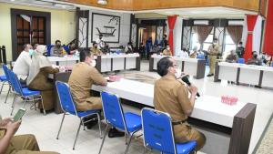 RAPAT EVALUASI Digelar Pemko dan Satgas terkait Perpanjangan PPKM Level 4 di Banjarmasin (2)