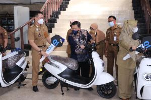 LURAH se Kota Banjarmasin Peroleh Motor Listrik, Dukung Program Ramah Lingkungan (2)