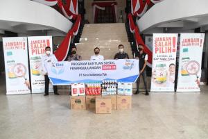 Pemerintah Kota Banjarmasin menerima bantuan dari PT KINO dalam bentuk hand sanitizer, hand wash, dan juga produk produk minuman peningkat imun