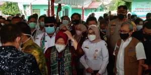 YATIM PIATU Korban Covid Terima Bantuan dari Mensos (1)