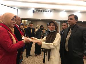 LULUSAN STIH Sultan Adam Dituntut Mampu Bersaing (2)