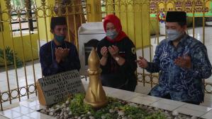 TABUR BUNGA di Makam Pangeran Antasari, Peringati Wafatnya (3)