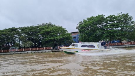 AMBULANS SUNGAI Resmi Beroperasi, Siap Layani Warga Pesisir Banjarmasin (2)