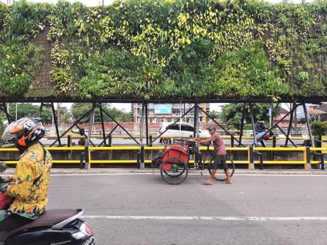 BELASAN Pompa Air Taman Vertikal Dicuri (2)