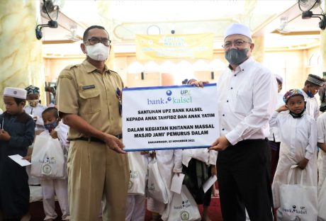 SANTUNAN PESERTA Sunatan Massal Diberikan UPZ Bank Kalsel (2)