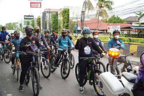 PENGHARGAAN dari Bike To Work Community Dianugerahkan untuk Kota Banjarmasin (2)