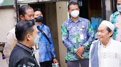 KORBAN KEBAKARAN di Gang Penghulu Diberikan Pemko Banjarmasin Bantuan (2)