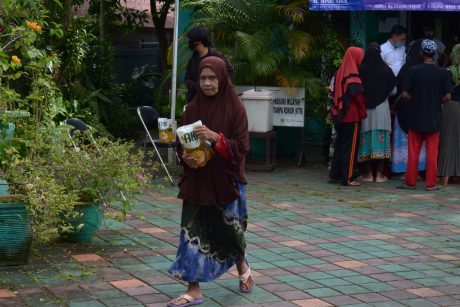 LUDES dalam Setengah Jam, Ratusan Liter Minyak Goreng Murah (2)