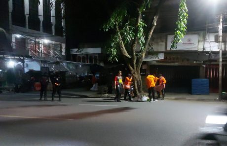 PASUKAN ORANYE Lembur Bersihkan 5 Ton Sampah Pergantian Tahun (2)