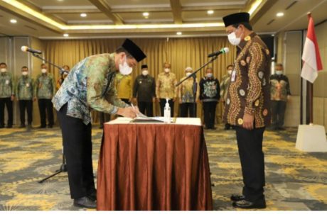 FACHRUDIN Dilantik Gubernur sebagai Direktur Bisnis Bank Kalsel (3)