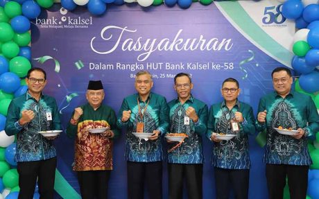 TASYAKURAN HUT KE-58 Bank Kalsel Ditandai Doa dan Pemotongan Tumpeng (2)