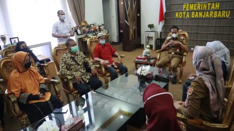 BANK KALSEL Berikan Paket Sembako dan Dana ZIS UPZ di Banjarbaru (2)