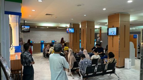 LAYANAN TERBAIK Diberikan, Komitmen Bank Kalsel pada Momen Libur Panjang Lebaran (2)