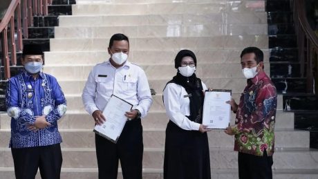 SK CPNS dan PPPK Diserahkan, Pesan Wali Kota Berikan Pelayanan TerbaikSK CPNS dan PPPK Diserahkan, Pesan Wali Kota Berikan Pelayanan Terbaik (3)