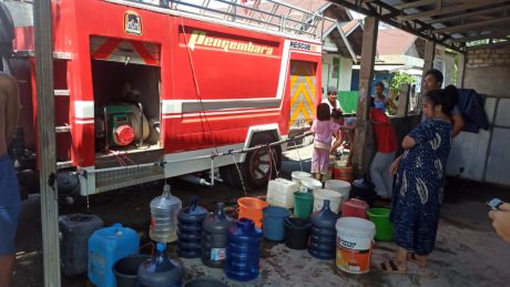 TANPA LIBUR, Tim TRD Pastikan Distribusi Air di Banjarmasin Barat Berjalan Kembali (2)
