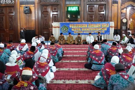 DILEPAS Keberangkatan Jamaah Haji Kloter 3 Kota Banjarmasin-3
