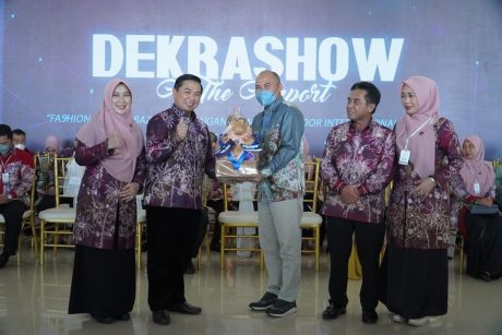 DIGELAR Dekrashow II di Ruang Keberangkatsn Penumpang PT Angkasapura-3