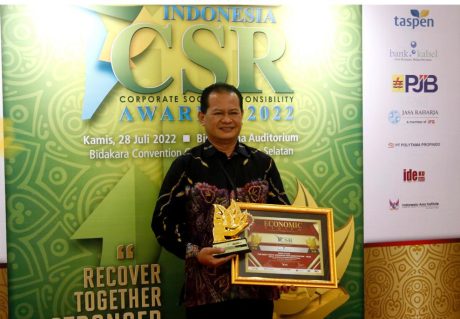 LAGI Ukir Prestasi, Bank Kalsel Raih Penghargaan CSR 2022 (1)