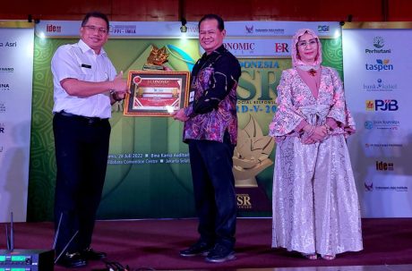 LAGI Ukir Prestasi, Bank Kalsel Raih Penghargaan CSR 2022 (2)
