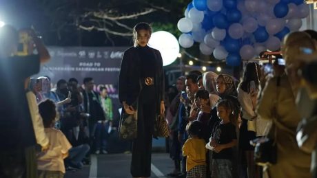 CINTAI Sasirangan Lewat Fashion Street di Dekrashow III
