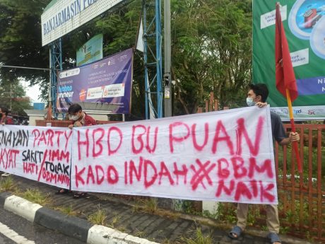 GRATIS Dibagikan, Sindiran IMM Tolak Kebijakan Kenaikan Harga BBM (1)