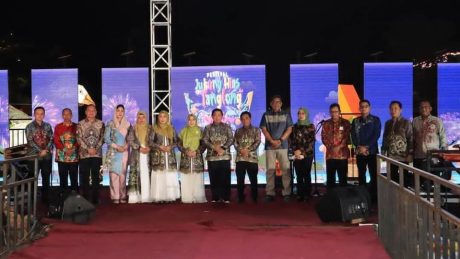 MALAM Puncak Harjad ke-496 Kota Banjarmasin Diwarnai Parade Jukung Hias (2)