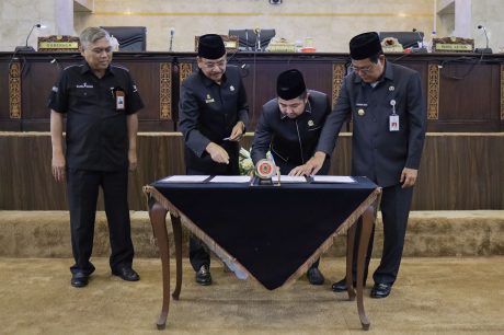 PEMPROV Komitmen Dukung Penyertaan Modal Bank Kalsel Rp291,153 Miliar (2)