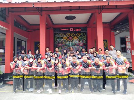 PETUGAS Lapas Perempuan Martapura Sinergi dengan Polres Banjar Bina FMD (3)