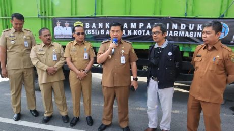 BANJARMASIN Kirimkan 11,7 Ton Sampah Plastik Daur Ulang ke Pabrik Surabaya (2)