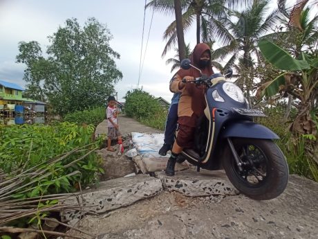 AMBLAS Jalan Sungai Gampa Sie Jingah, Warga Minta Wali Kota Lihat Langsung (1)