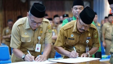 WALI KOTA Tekankan Profesionalitas dan Loyalitas Saat Lantik 56 Pejabat (2)