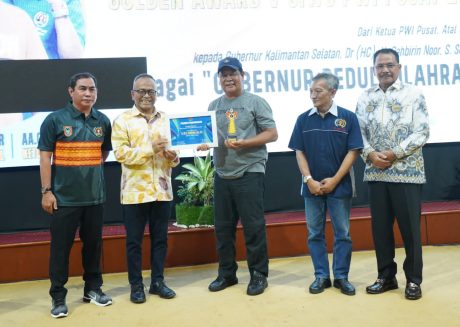PAMAN BIRIN SABET Anugerah Olahraga Golden Award (2)