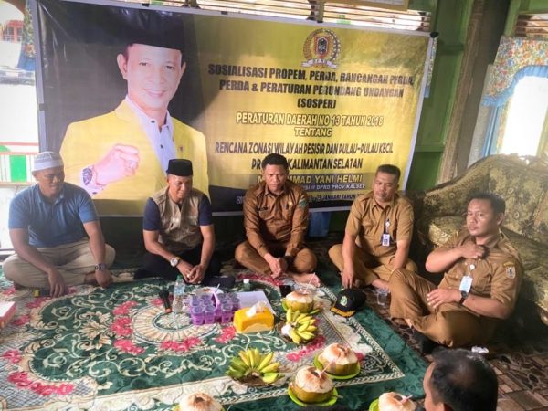 Wakil Ketua Komisi II DPRD Kalsel, Muhammad Yani Helmi, soroti daerah pesisir yang setiap tahun makin terkikis air laut. Foto Adv